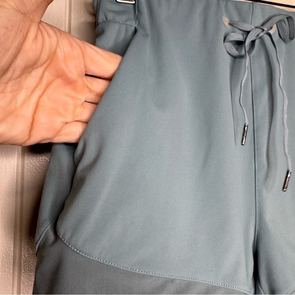 Lululemon Sunsetting Short *3" in Juniper - Picture 7 of 14